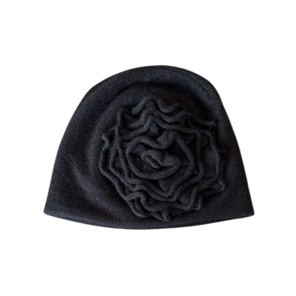 ZOE CUOTURE EUC Big Flower Cashmere Hat In Black O/S - Picture 2 of 5